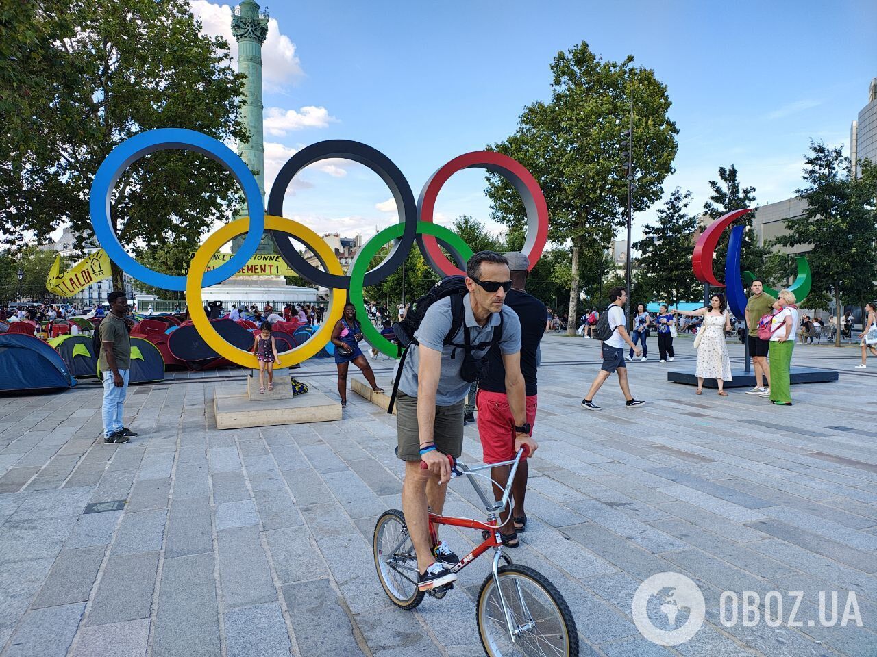 "Слава Україні, я з Чечні": на Олімпіаді-2024 російські журналісти рвались за коментарем до українців, а влада Парижа вивезла всіх безхатченків