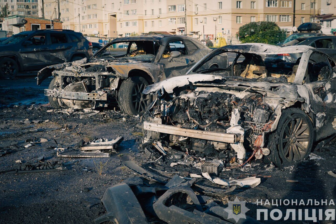 Армія Росії ракетою ударила по житловому масиву у Сумах: фото та відео з місця подій