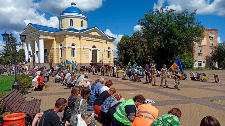 Загинули, захищаючи Україну: на Чернігівщині попрощалися з трьома військовими ЗСУ. Фото