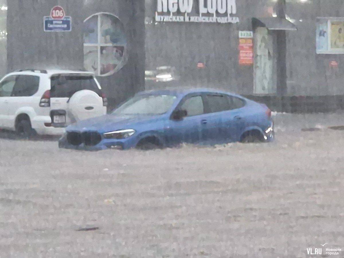 Движение во Владивостоке после ливня