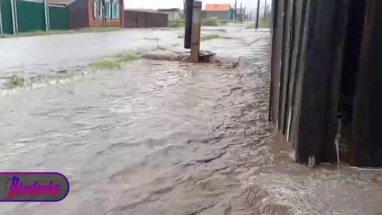 Вода сносила мосты и авто: в российской Бурятии бушевала мощная непогода, введен режим ЧП. Фото и видео