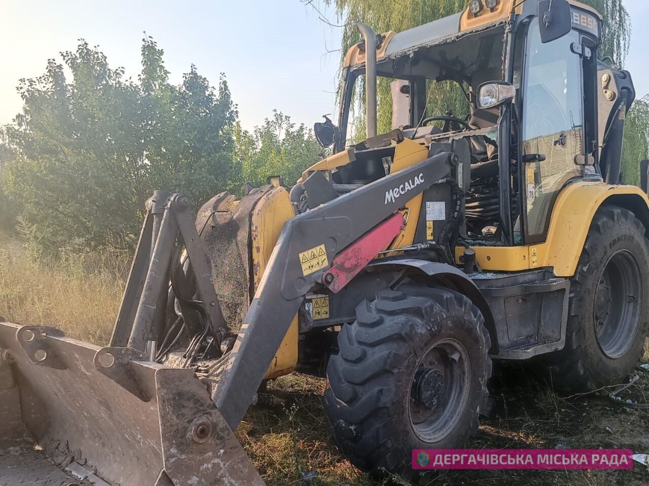 Оккупанты ударили по сельсовету в Казачьей Лопани на Харьковщине: под завалами люди. Фото