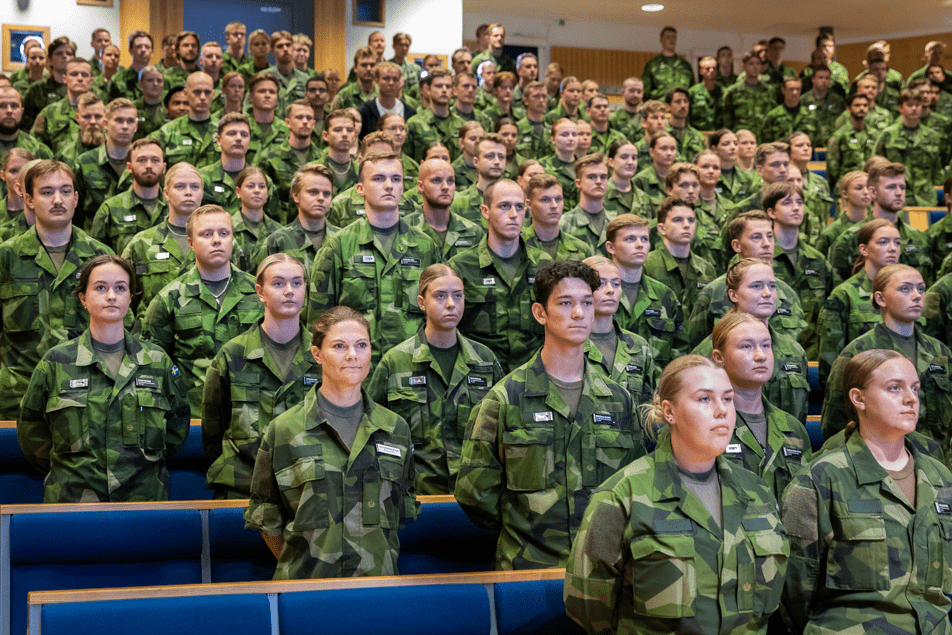 Кронпринцеса Швеції Вікторія, яка зустрічалася з українськими воїнами, розпочала військову підготовку. Фото