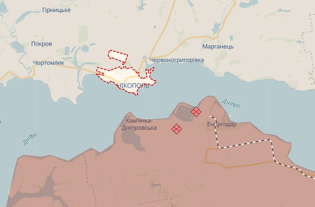 Оккупанты ударили по многоэтажке в Никополе FPV-дроном: ранена женщина. Фото