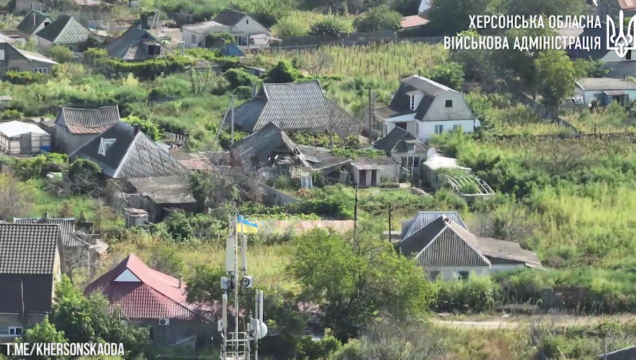  "Не втрачайте віру": над окупованою Херсонщиною замайоріли понад два десятки українських прапорів. Відео