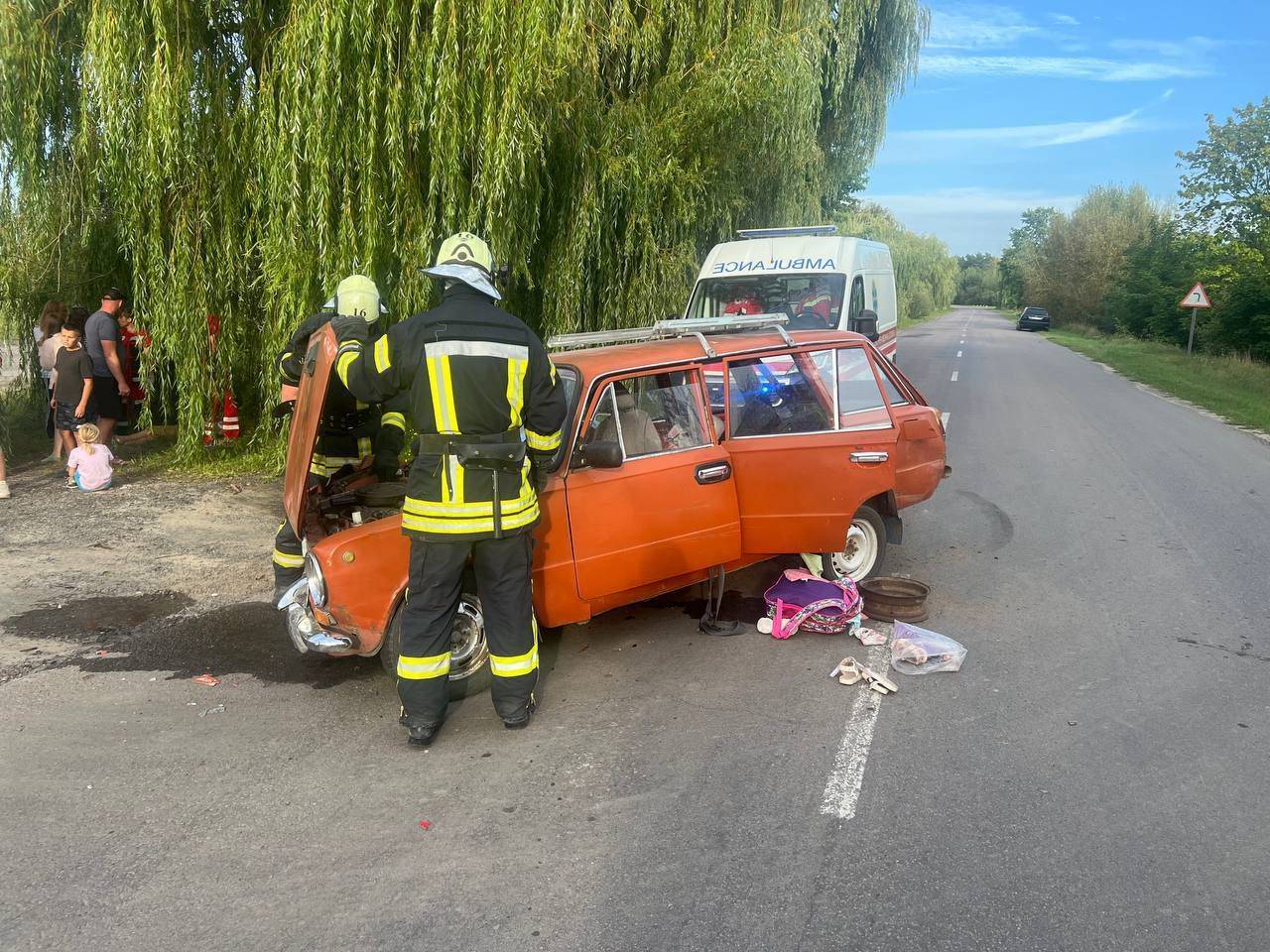 На Волині у ДТП постраждали троє дітей: з'явилися подробиці і фото з місця аварії