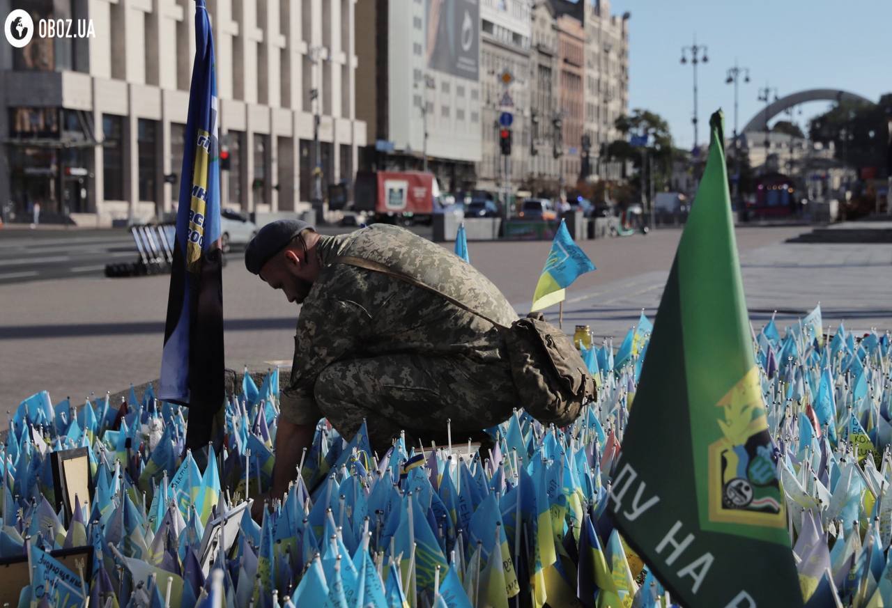 Cờ Ukraine, tranh thêu và tưởng niệm các Anh hùng: Kyiv kỷ niệm Ngày Độc lập của Ukraine như thế nào. Báo cáo ảnh