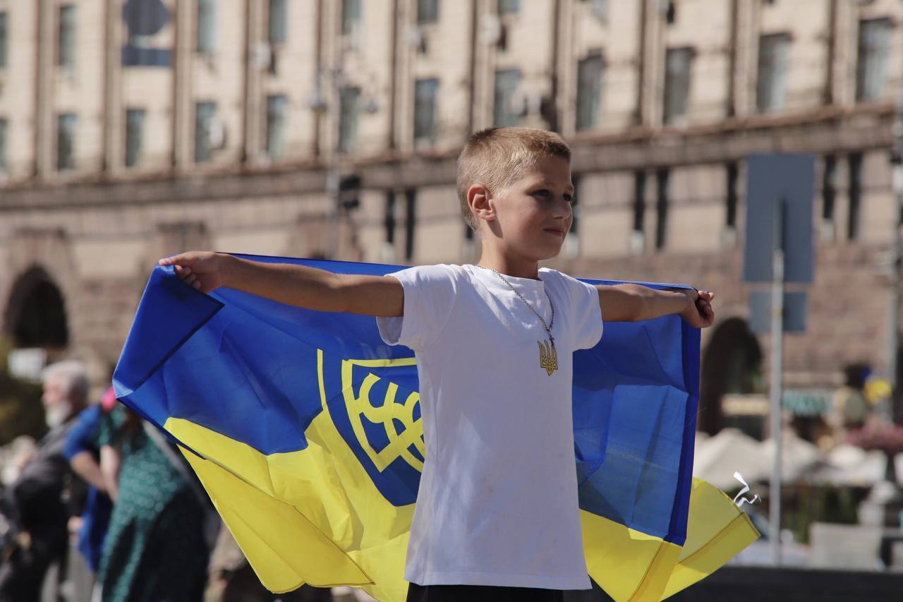 Українські стяги, вишиванки і вшанування Героїв: як Київ відсвяткував День Незалежності України. Фоторепортаж