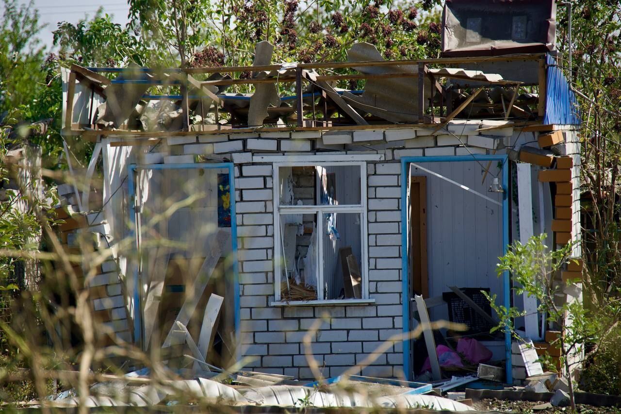 Оккупанты утром массированно ударили по Днепропетровщине, произошли пожары: есть жертва. Фото 