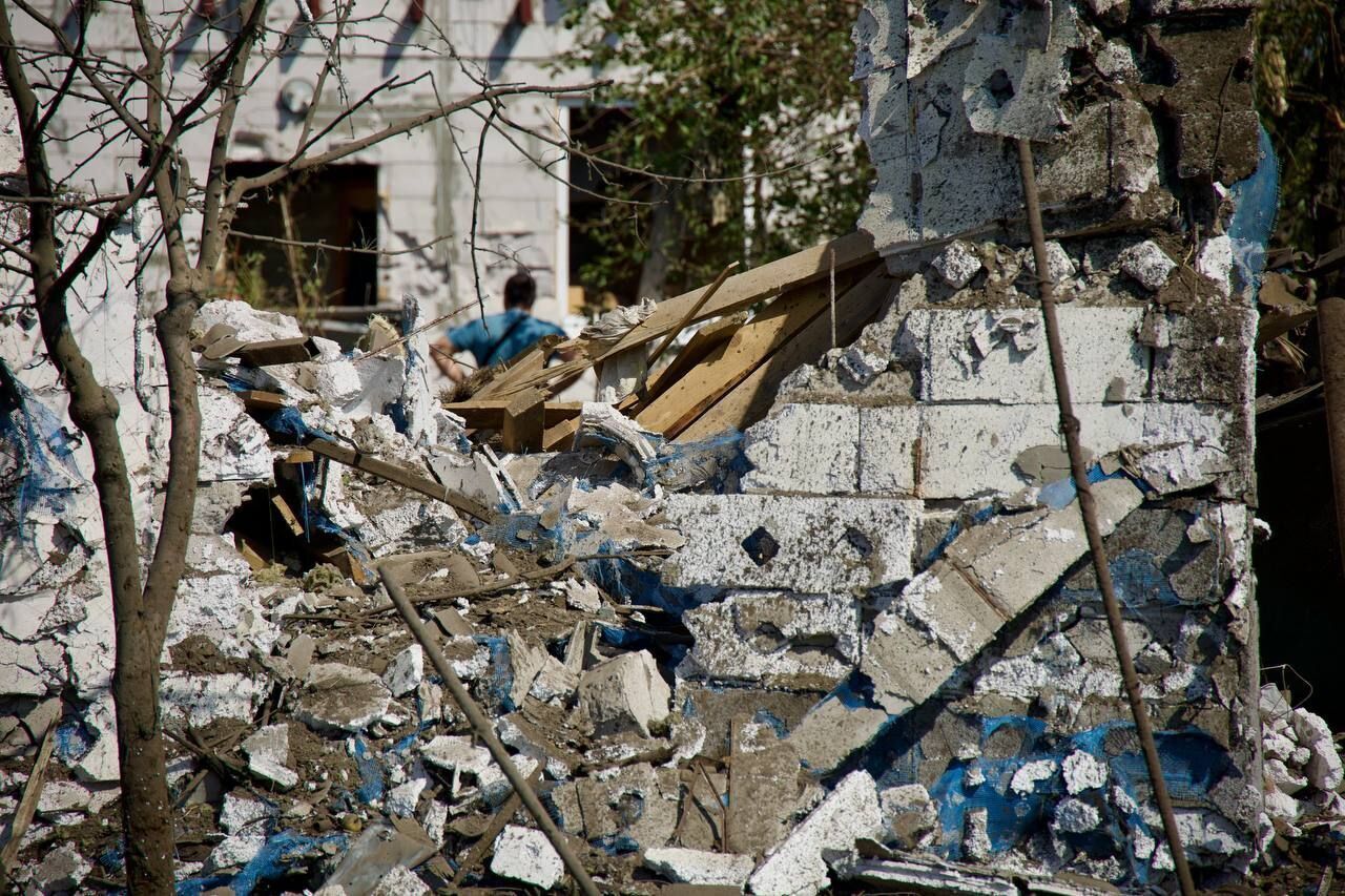 Окупанти вранці масовано вдарили по Дніпропетровщині, стались пожежі: є жертва. Фото