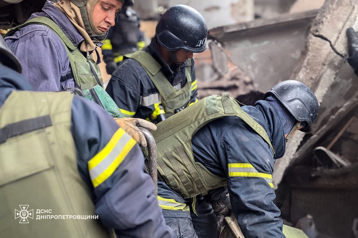 Окупанти вдарили по Кривому Рогу в день жалоби: сталась пожежа, є постраждалі. Фото