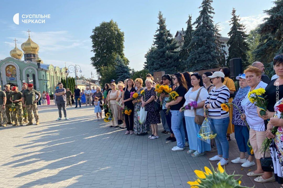 В Украине почтили память память защитников, погибших в боях с российскими оккупантами. Фото и видео акций в разных городах