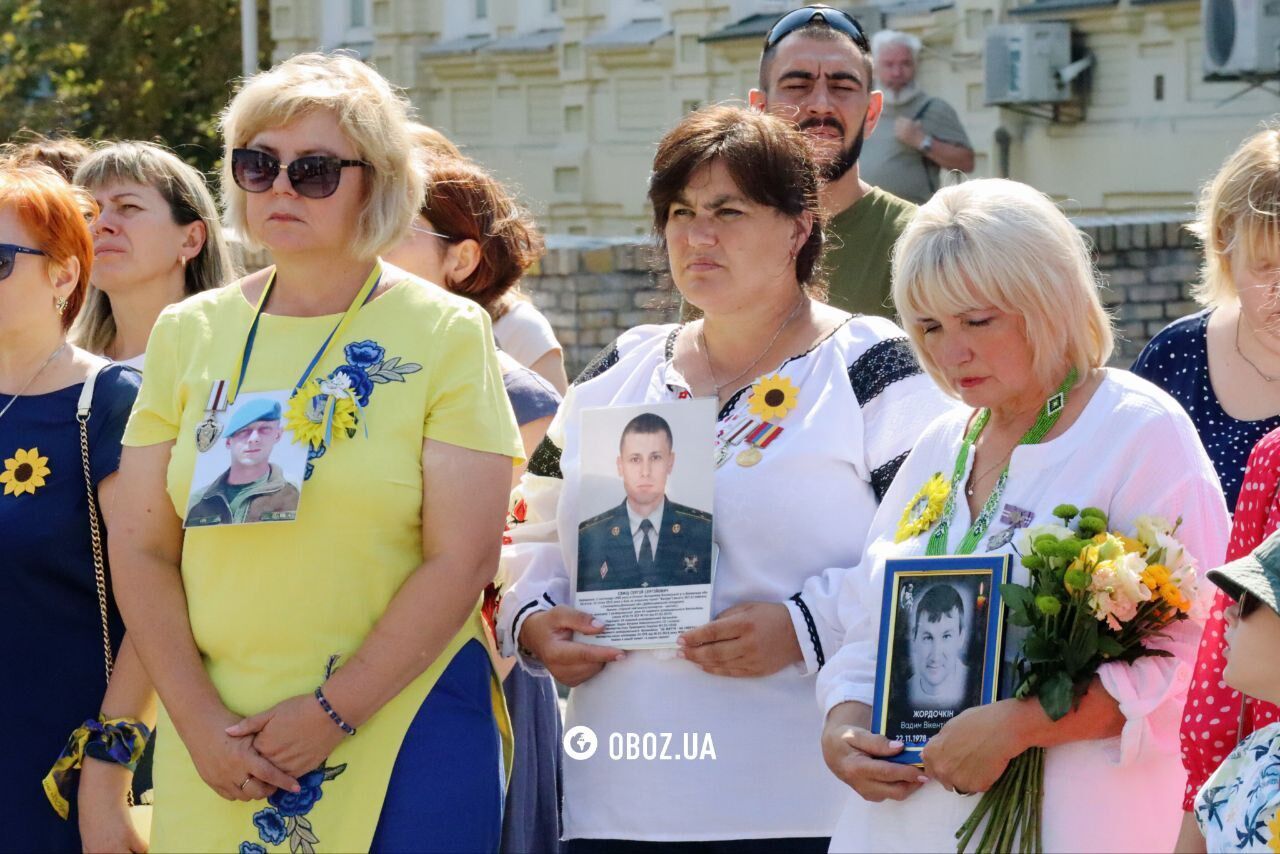 В Украине почтили память память защитников, погибших в боях с российскими оккупантами. Фото и видео акций в разных городах