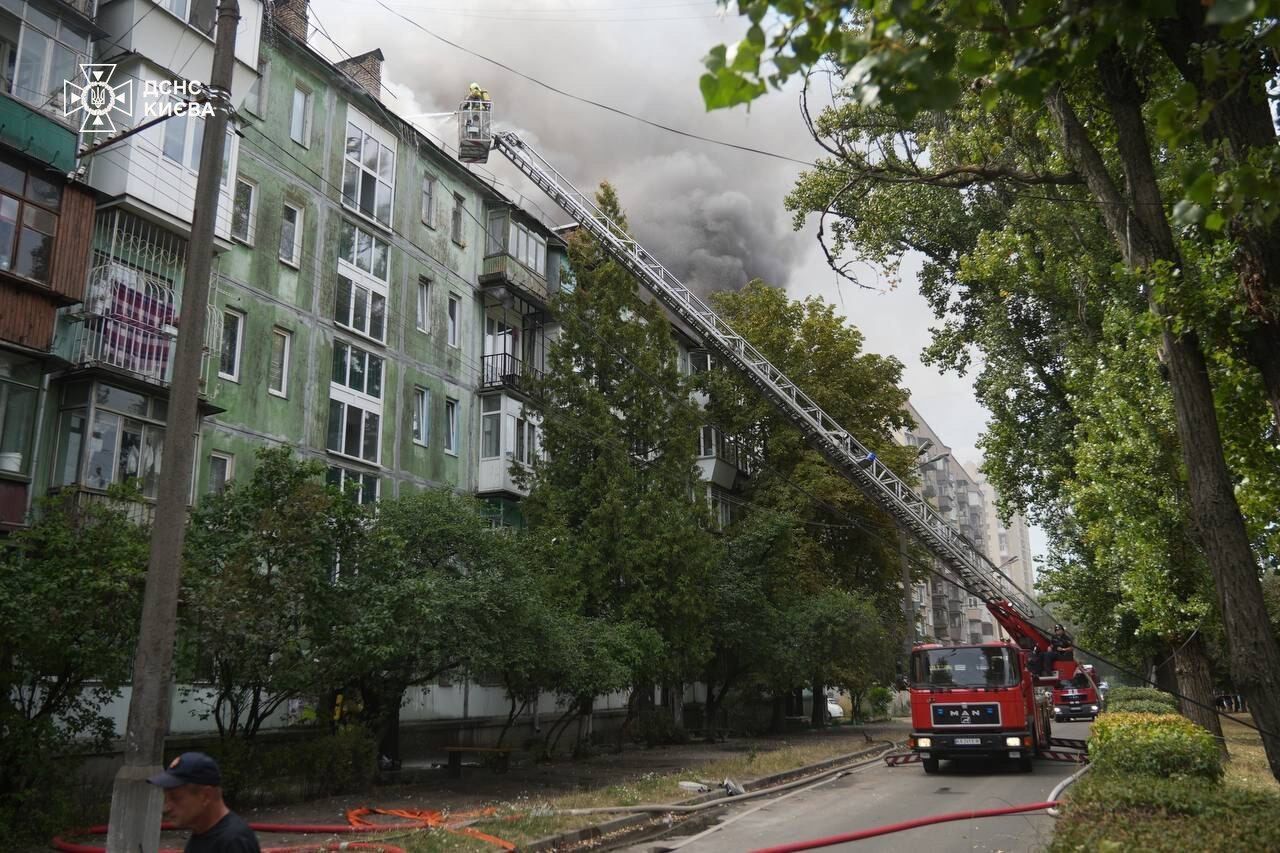 Вогонь локалізували, а після 14:00 – загасили.