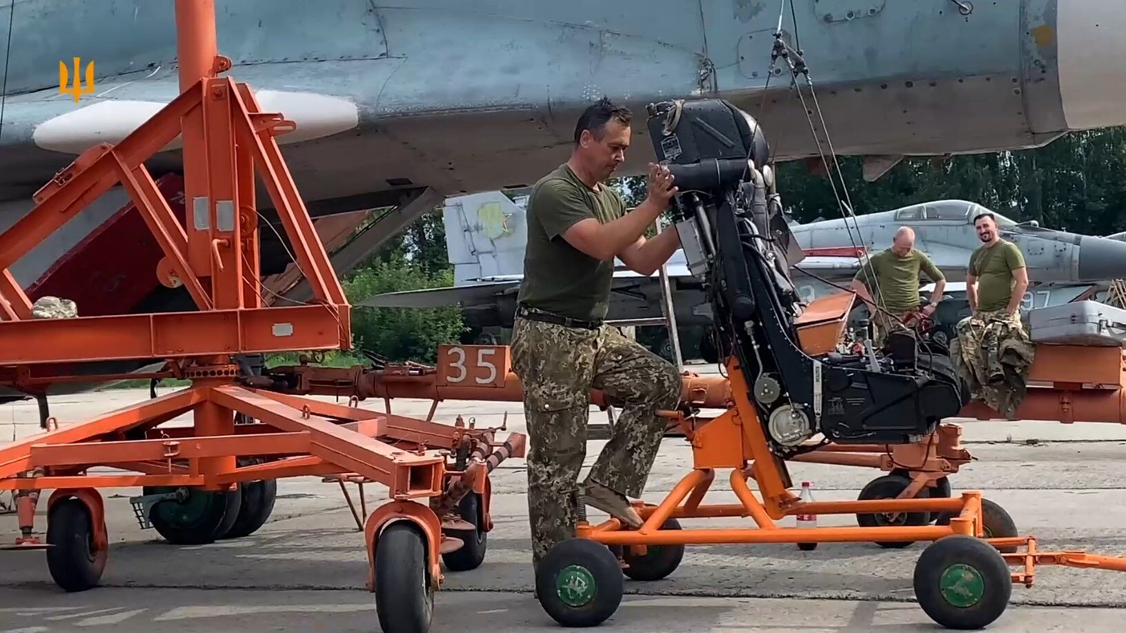 Защита для Украины и смерть врагам: в Воздушных силах в День авиации показали свою работу. Видео