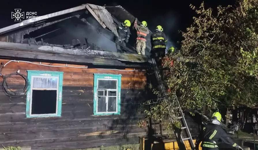 Бабуся із 10-річним онуком загинули у пожежі на Київщині. Фото