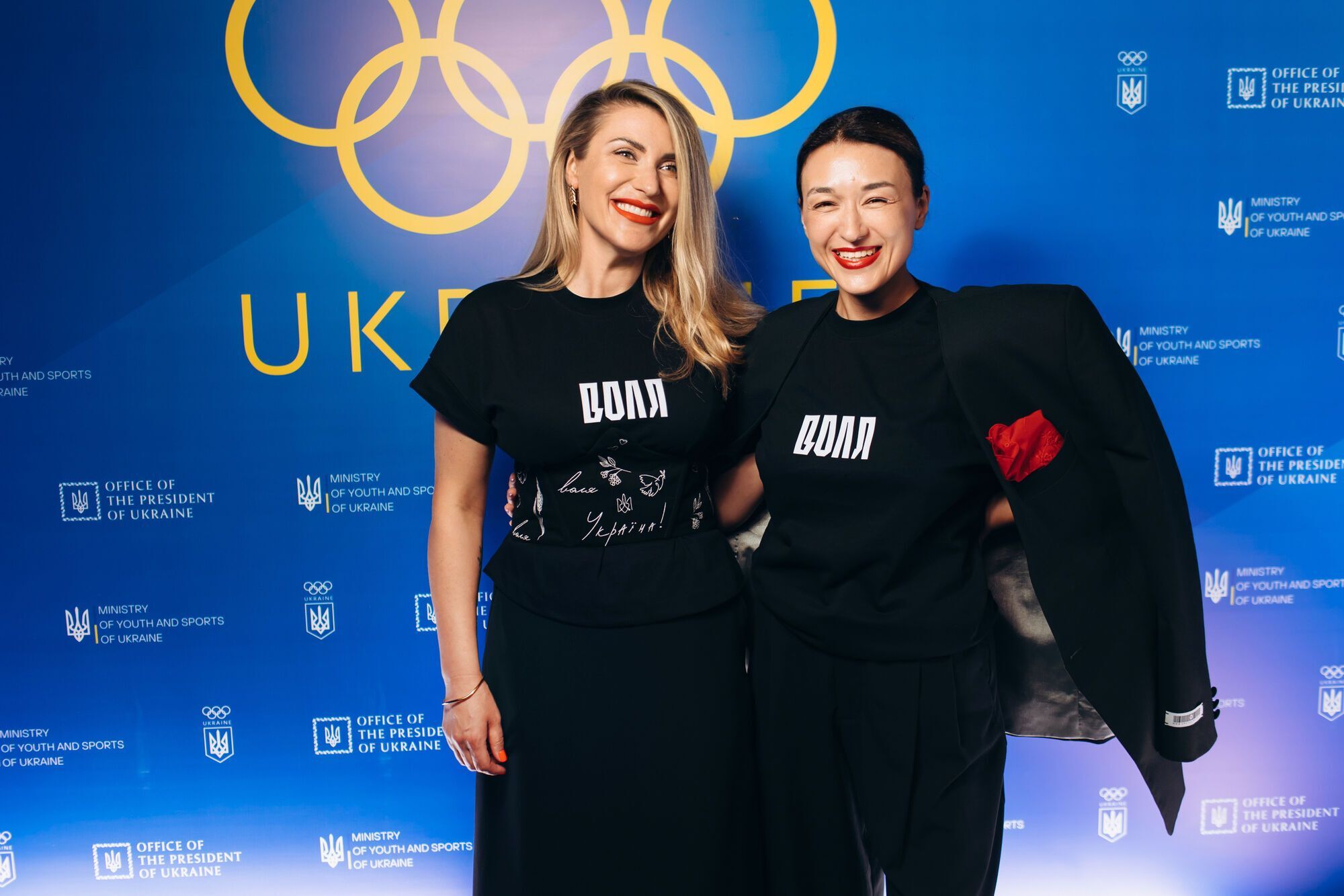 Одежда, которая спасает жизни: "Не просто вещи" от банка ПУМБ презентовали во время Олимпиады в Париже