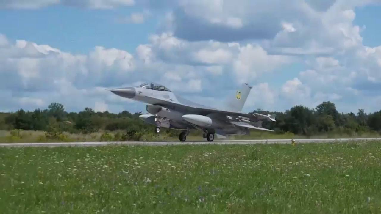 F-16 в Україні: Зеленський офіційно підтвердив і показав перші кадри