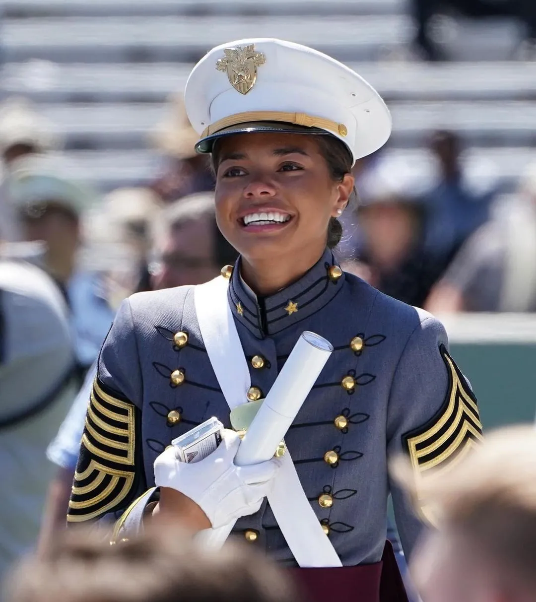22-річна офіцерка армії стала Міс США 2024: який вигляд має Альма Купер, що отримала титул і корону на тлі скандалу. Фото
