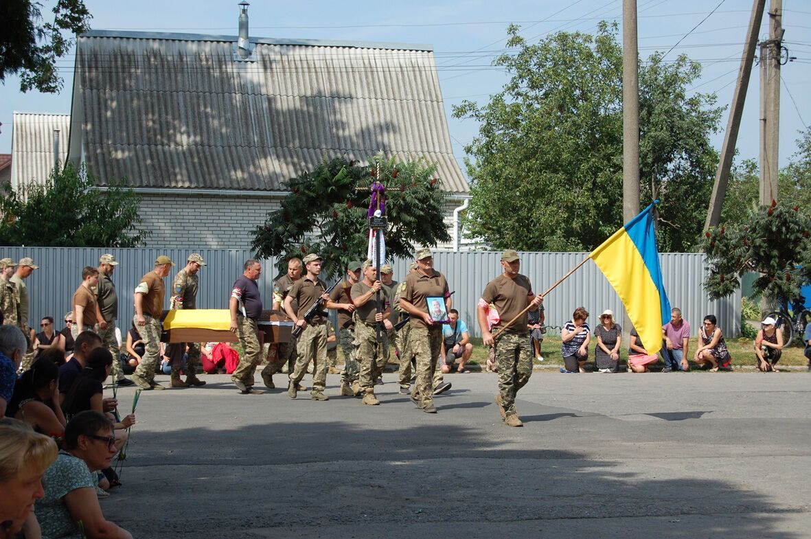 "Мечтал о мире в Украине": на Полтавщине попрощались с воином, погибшим в боях на Донетчине. Фото