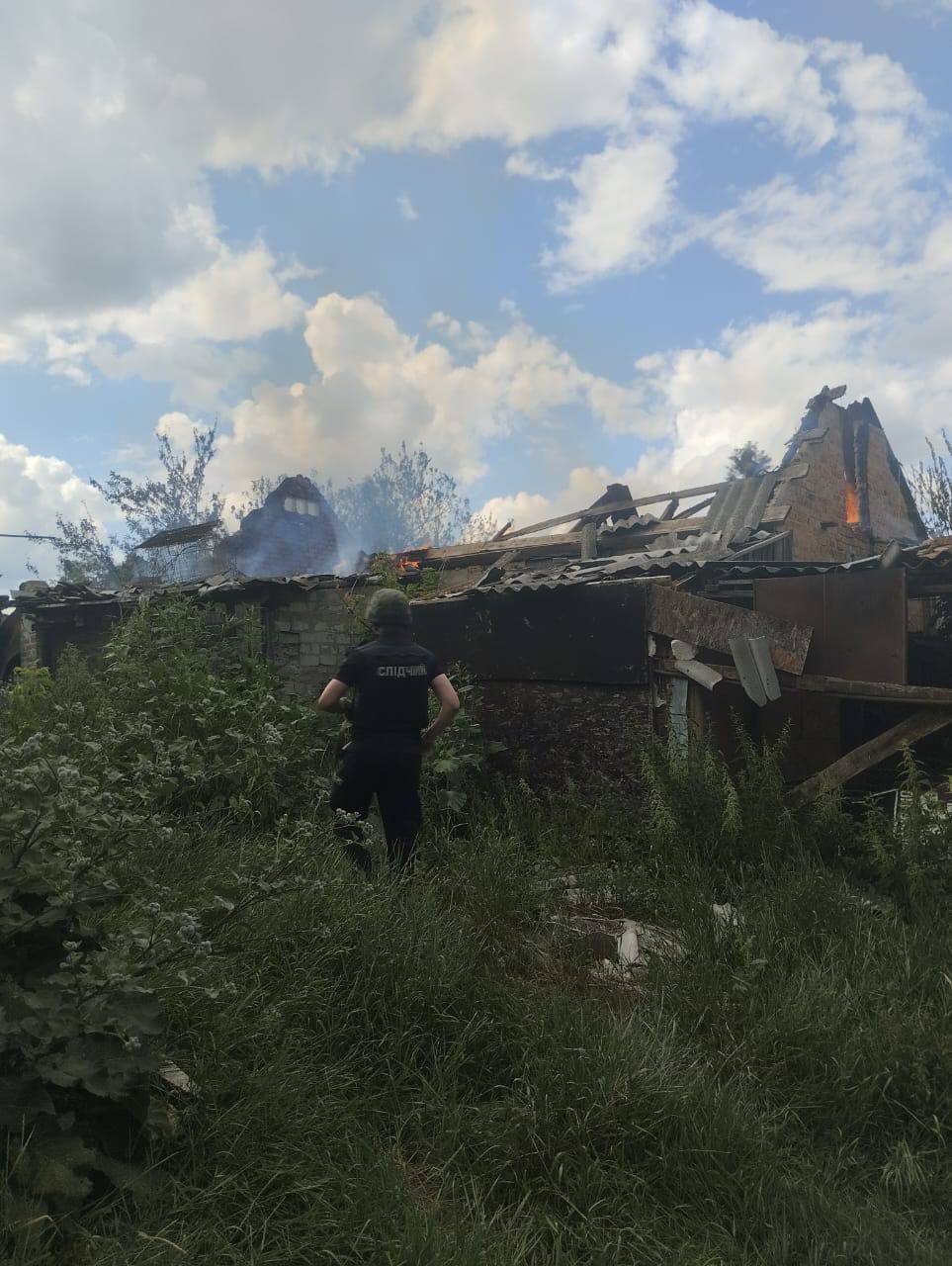 Оккупанты ударили по Циркунам на Харьковщине, произошел пожар. Фото