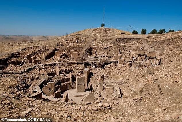 Найден старейший в мире календарь, которому более 12 000 лет. Фото