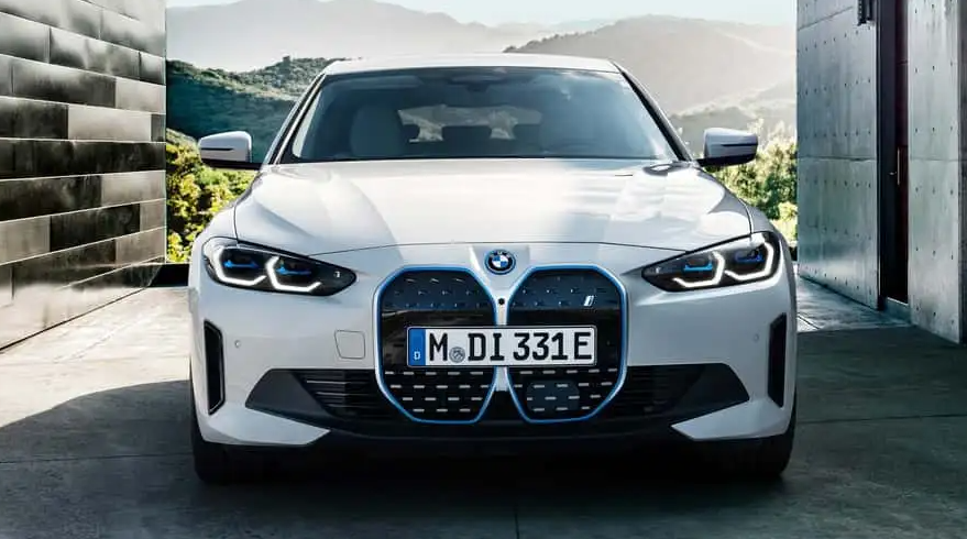 BMW створила седан 4 серії: критики вражені