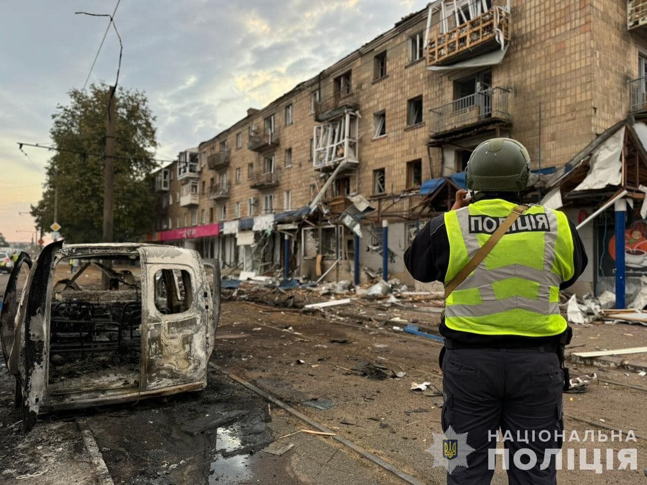 Росіяни вдарили по Конотопу на Сумщині: у місті зникло світло, постраждали 14 людей. Фото