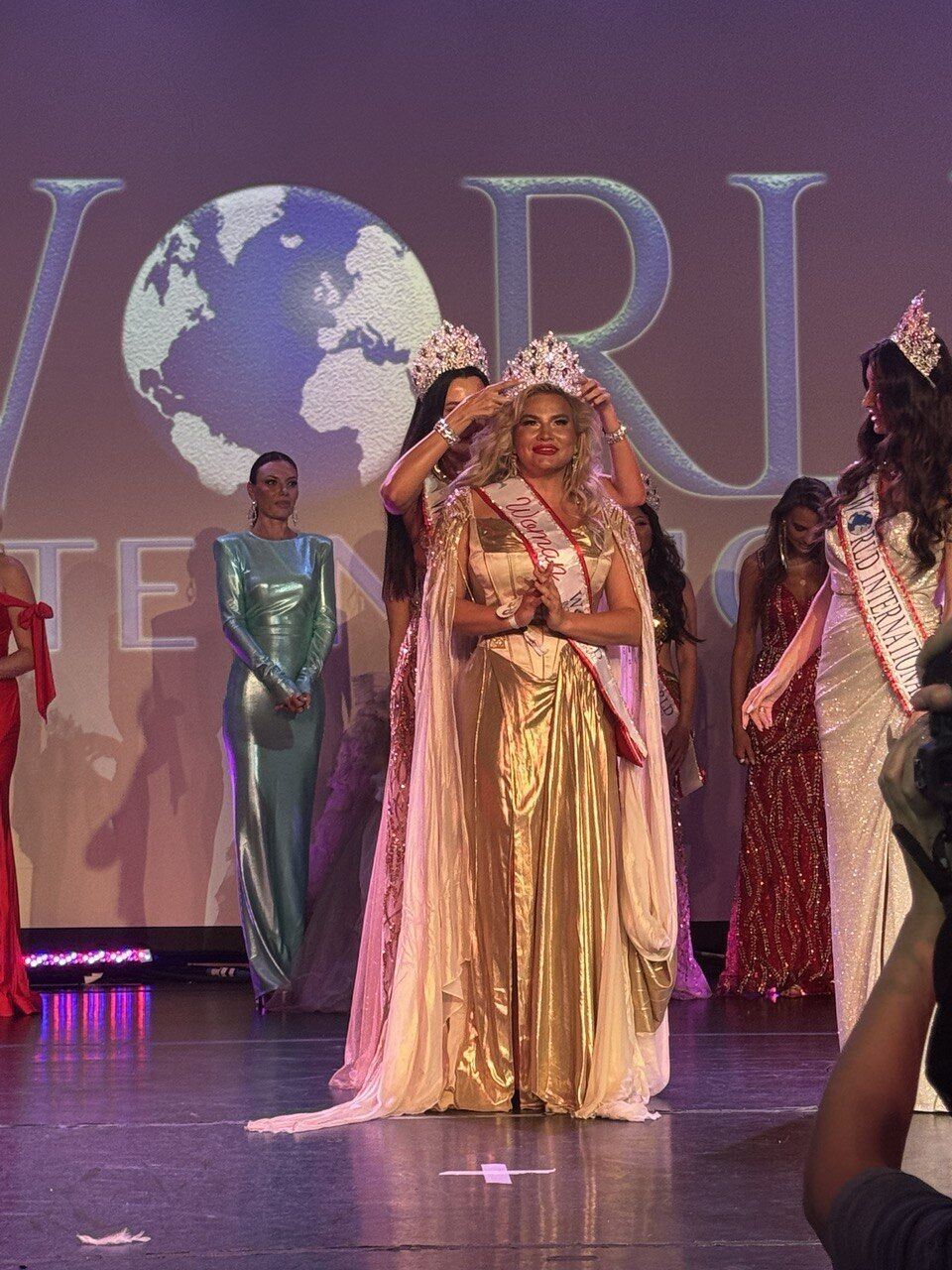 Донька українського актора перемогла в номінації Ms Woman World International 2024 на конкурсі краси в Маямі: який вигляд має Маріанна Кох-Зорова. Фото