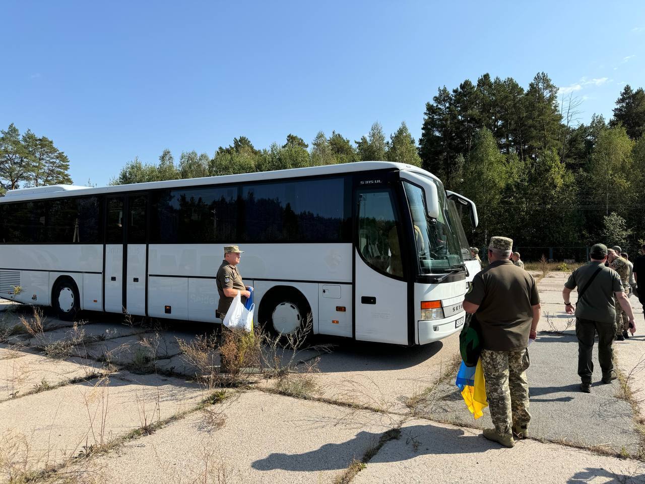 Украина вернула из плена еще 103 своих защитников: все детали, фото и видео