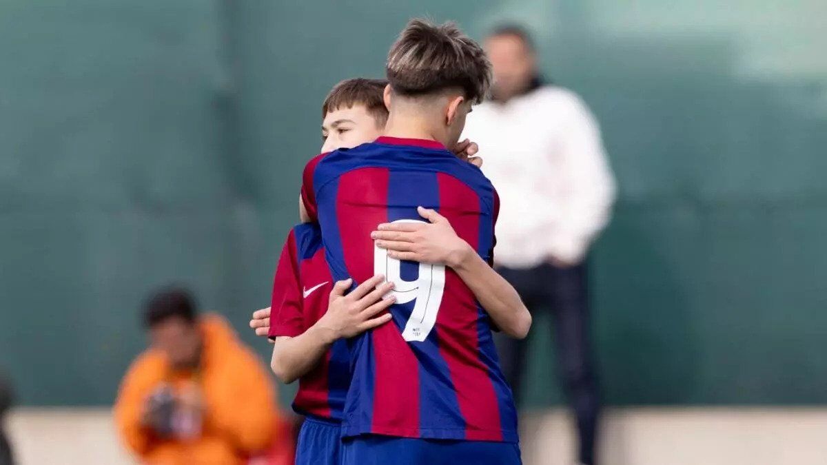 "Украинский Месси" забил дважды ПСЖ и выиграл с "Барселоной" Международный кубок Alkass в Катаре. Видео