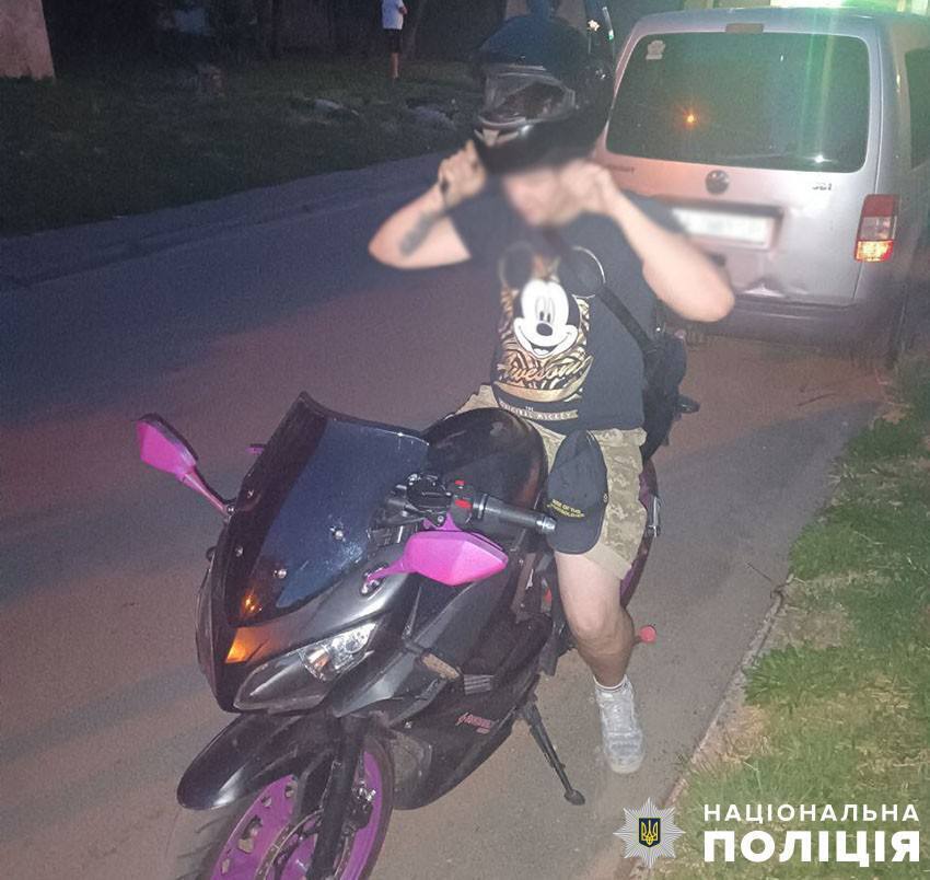 Попросив сфотографуватись на скутері та викрав його: у Києві судитимуть зловмисника. Фото