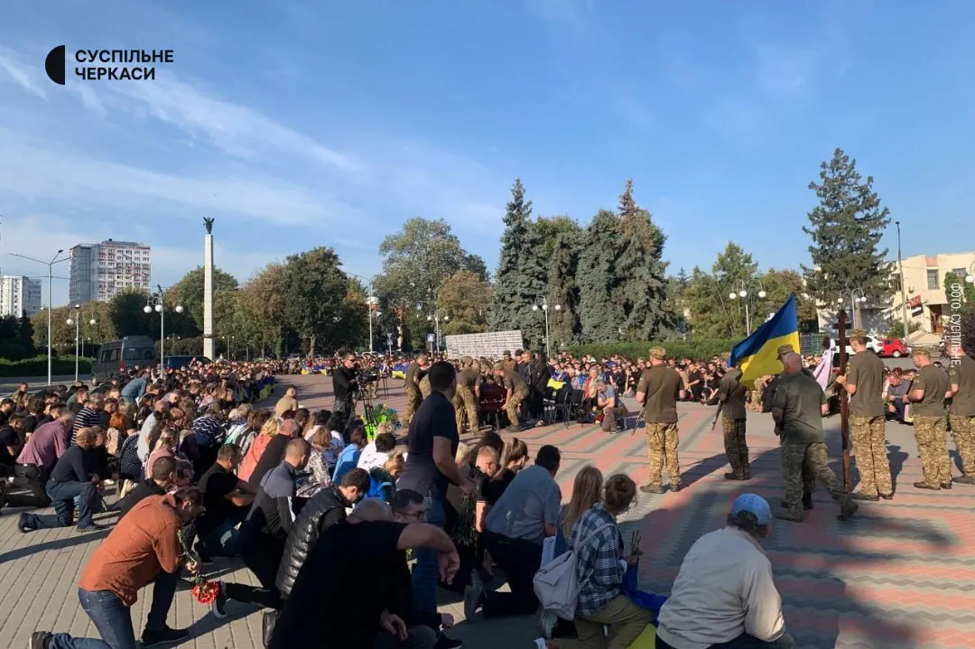 "Город потерял чемпиона, мать – сына": в Черкассах простились с 21-летним спортсменом, погибшим на фронте. Фото