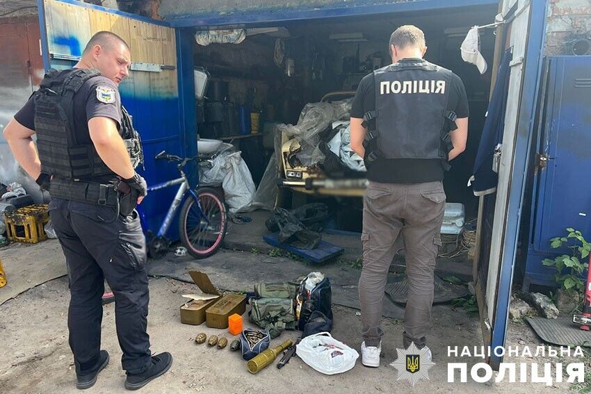 Вилучили "товару" на майже 1,7 млн грн: поліцейські Києва викрили канал продажу зброї та вибухівки. Фото і відео