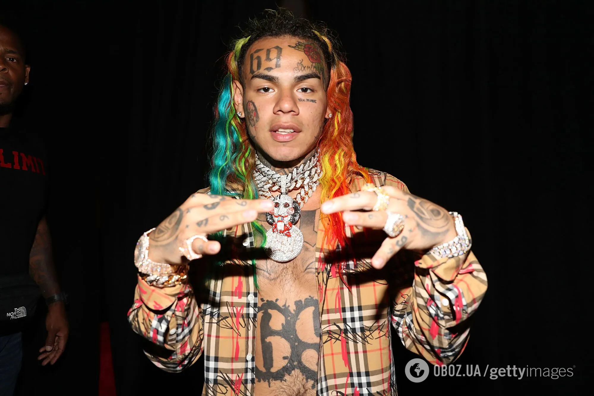 "Москва, я люблю тебя". Рэпер 6ix9ine анонсировал концерт в России: почему сорвалось его выступление в 2022 году