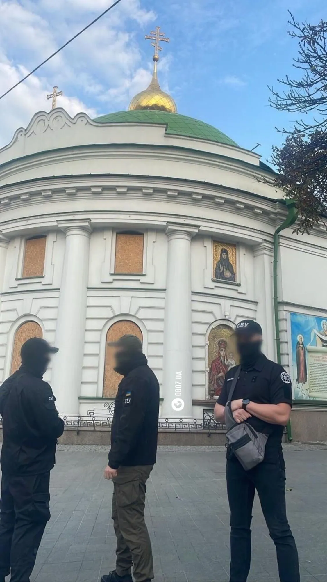 СБУ проводить обшуки у Свято-Введенському чоловічому монастирі в Києві: названо причину. Фото