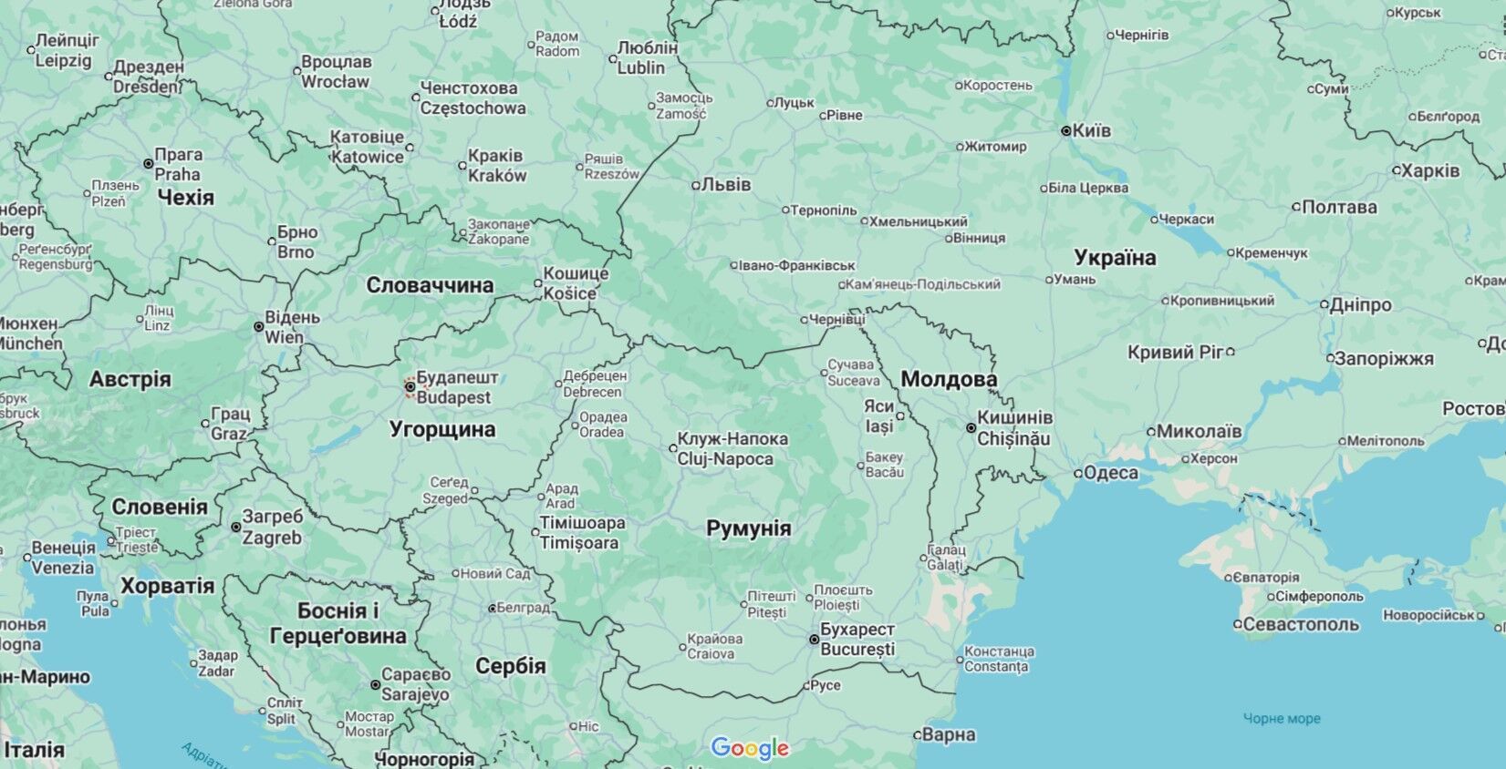 У Будапешті вийшов з берегів Дунай, підтопило будівлю парламенту. Фото і відео