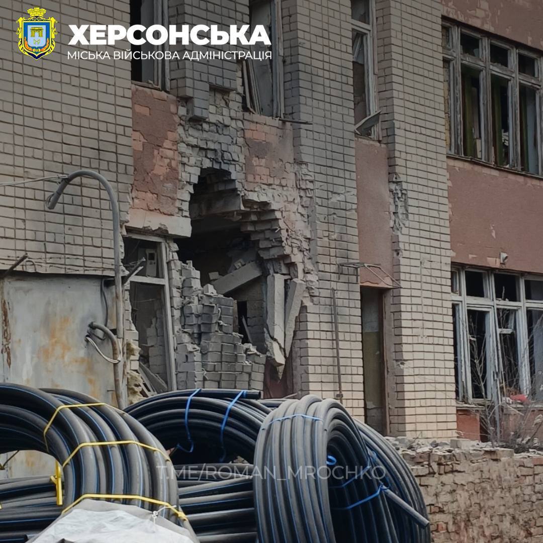 Росіяни вночі обстріляли Херсонщину: пошкоджено будинки, заклад культури і ЛЕП. Фото