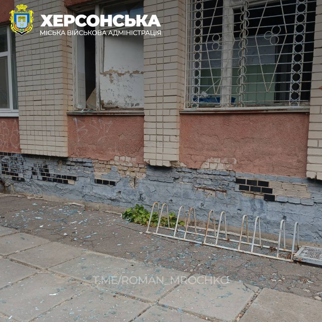 Росіяни вночі обстріляли Херсонщину: пошкоджено будинки, заклад культури і ЛЕП. Фото