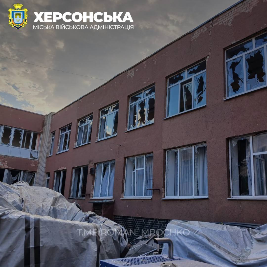 Росіяни вночі обстріляли Херсонщину: пошкоджено будинки, заклад культури і ЛЕП. Фото