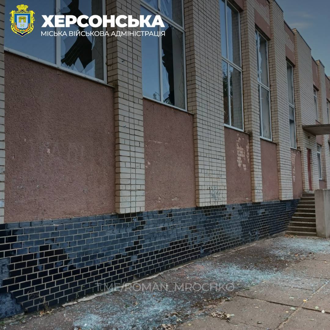 Росіяни вночі обстріляли Херсонщину: пошкоджено будинки, заклад культури і ЛЕП. Фото