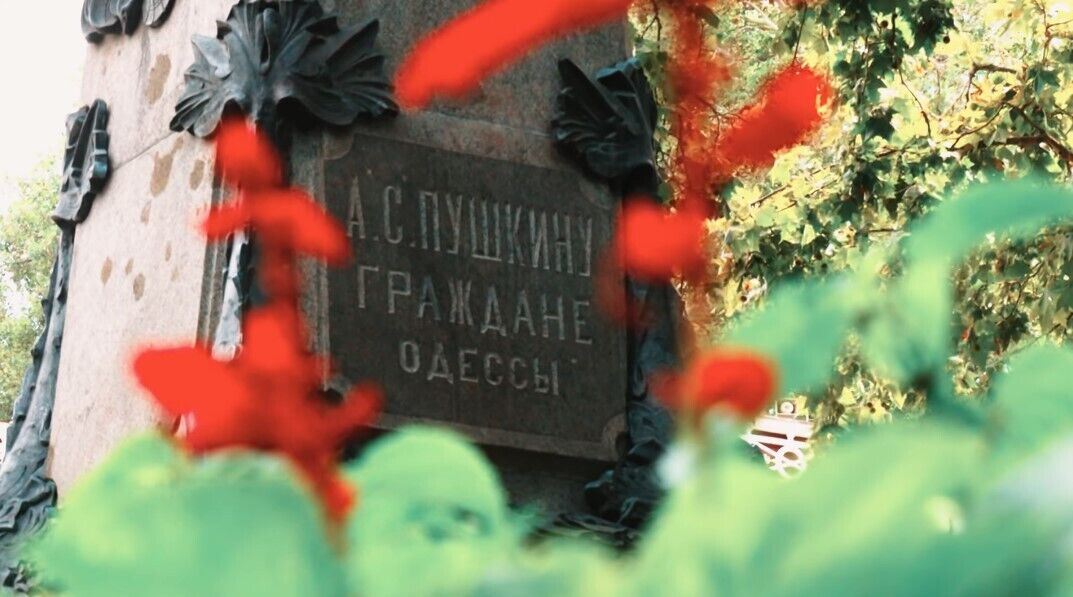 Підписано всі розпорядження: в Одесі демонтують пам’ятник російському поету Пушкіну