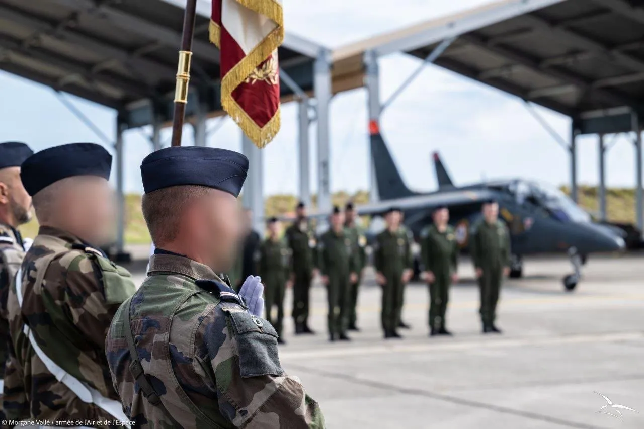 Перші українські пілоти завершили підготовку на літаках Alphajet у Франції. Фото 