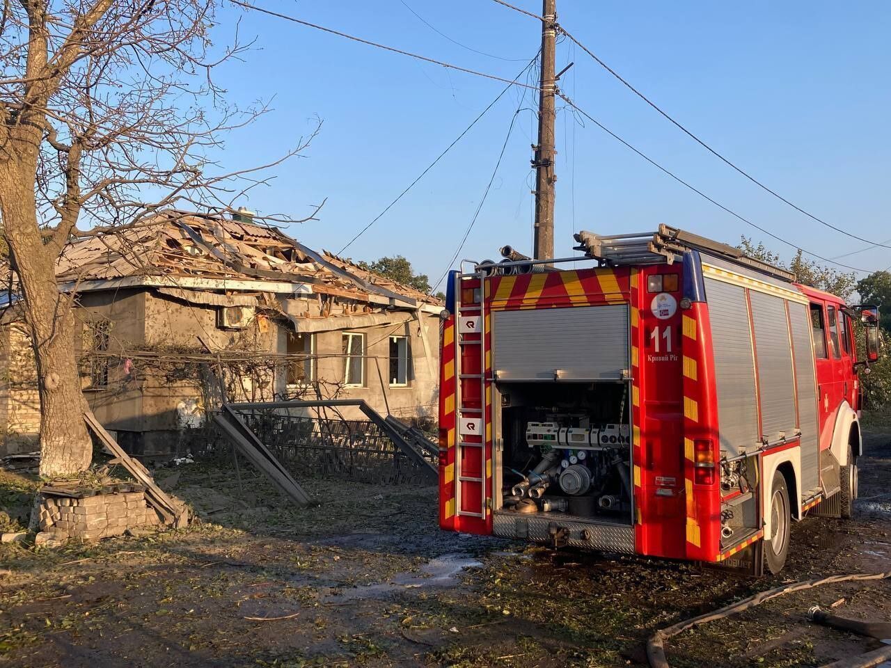 Оккупанты ударили ракетой по жилому сектору в Кривом Роге: среди погибших и пострадавших – дети. Фото и видео