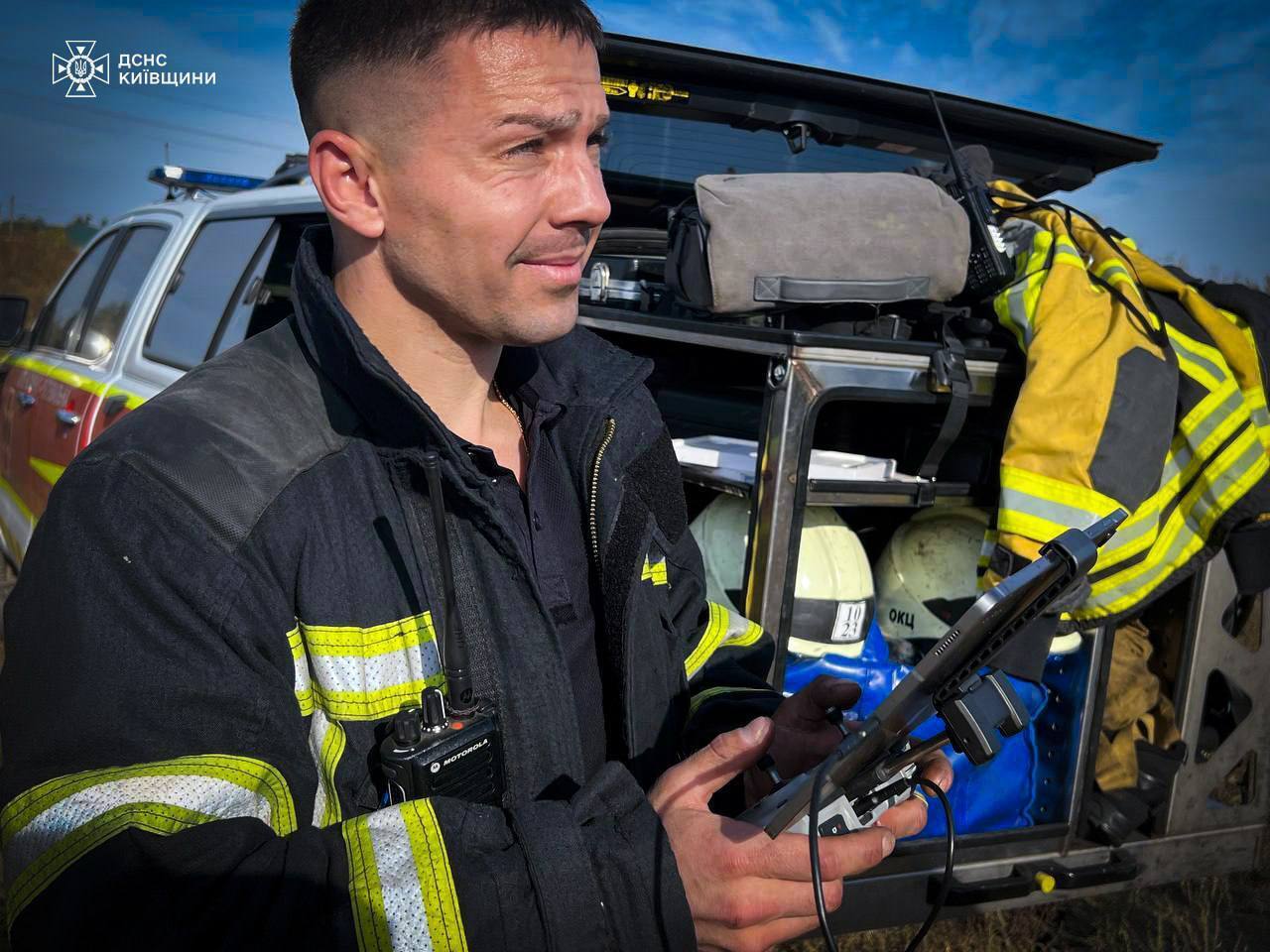 На Київщині виникла масштабна пожежа на недіючому сміттєзвалищі. Подробиці, фото і відео