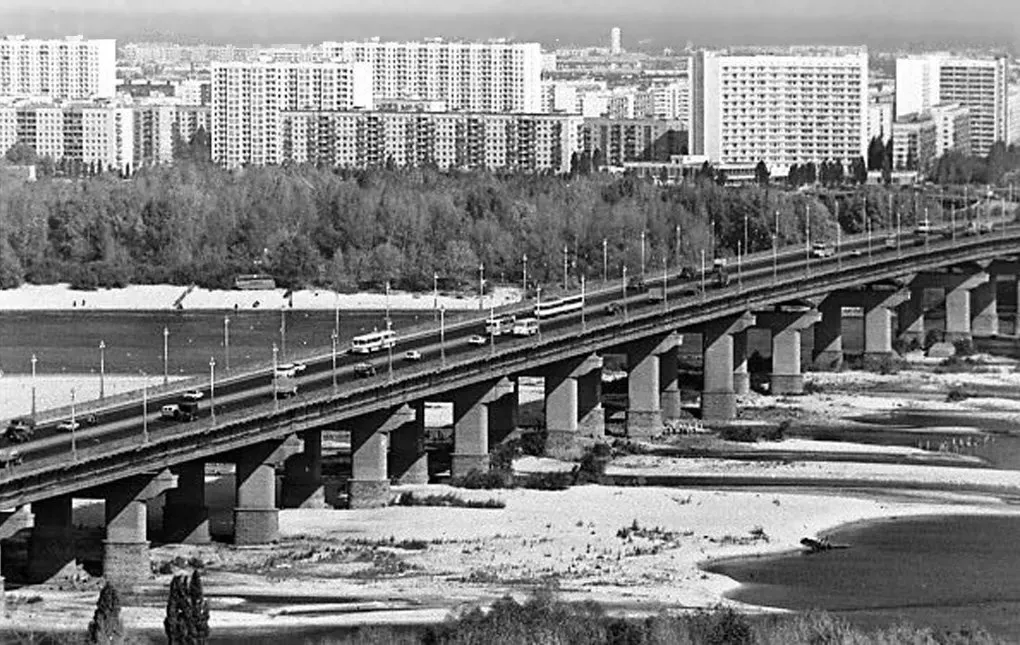 Мели посреди реки, которые уже не увидишь: в сети показали, как выглядел Днепр в Киеве в 1970-х годах. Фото