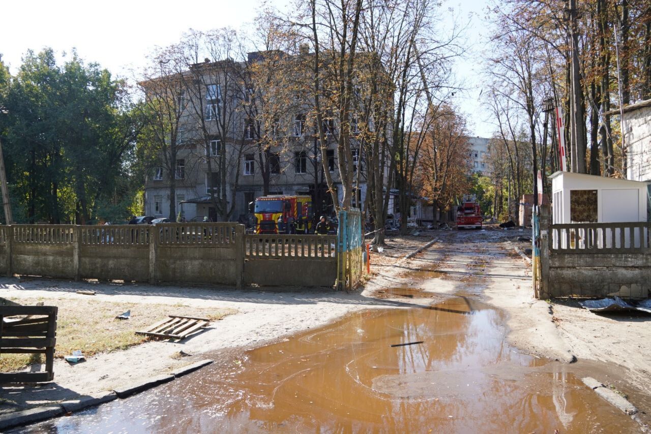 Оккупанты дважды атаковали Сумы дронами, есть прилеты по медучреждению и жилому сектору: погибли люди. Фото и видео