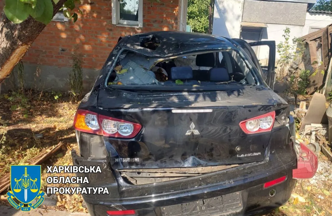 Окупанти влучили дроном по цивільній автівці на Харківщині: загинув суддя Верховного Суду, є поранені. Фото