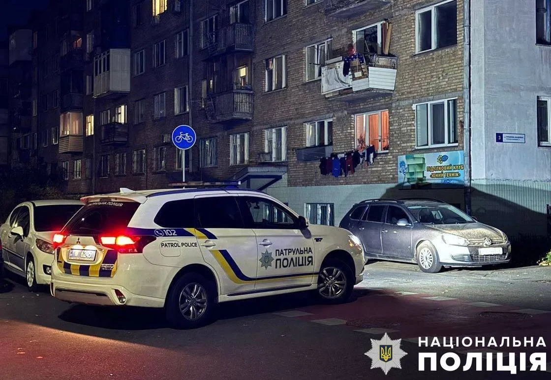 У Києві сталась бійка між компанією молодих людей і чоловіком: перші деталі і фото