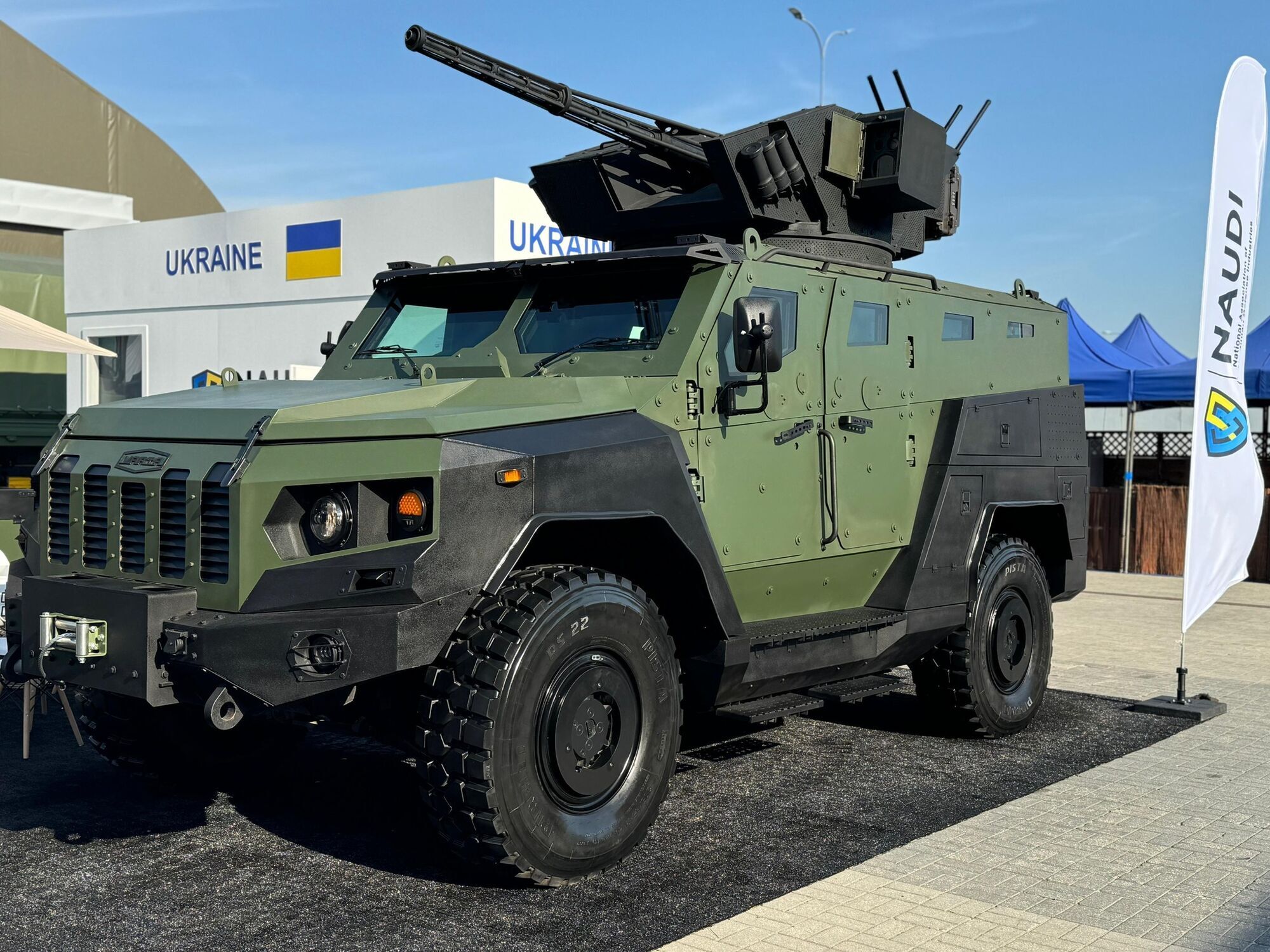 "Українська бронетехніка" на виставці MSPO 2024 у Польщі показала бронеавтомобіль "Варта 2"